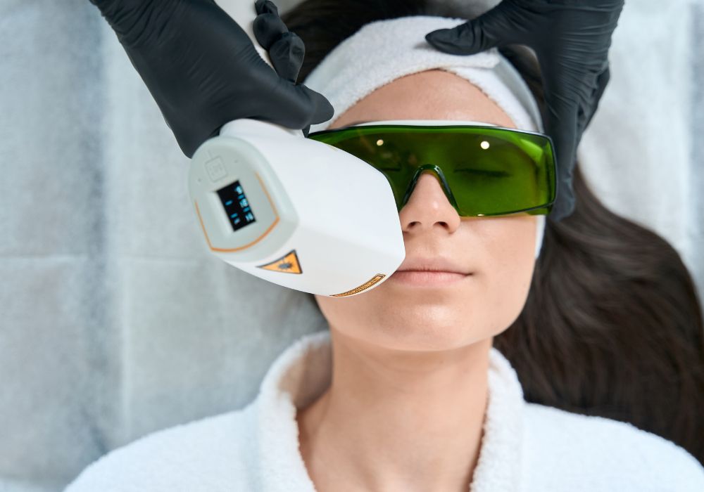Zabieg laserowy iPixel na regenerację naskórka w Open Clinic Warszawa